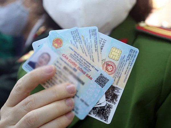 Hộ khẩu thường trú tỉnh khác có được làm thẻ căn cước công dân gắn chíp ở Hà Nội không?