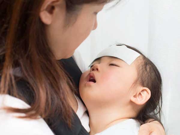 Bệnh viêm màng não mủ đặc biệt nguy hiểm khi thời tiết giao mùa: Triệu chứng, những đối tượng dễ mắc và việc cần làm để phòng bệnh