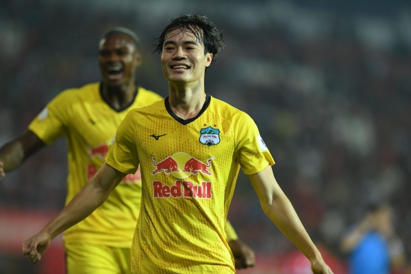 Văn Toàn - Công Phượng bắn hạ SHB Đà Nẵng, HAGL lấy lại ngôi đầu V.League