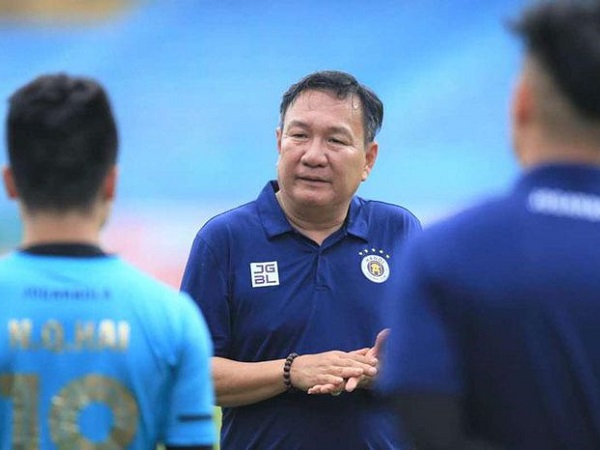 HLV Hoàng Văn Phúc: 'Hà Nội FC thiếu may mắn, trọng tài quá nặng tay khi phạt thẻ đỏ Đức Huy'