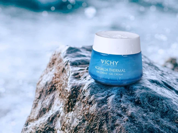 6 lọ gel dưỡng ẩm hoàn hảo cho mùa Hè vì siêu nhẹ mặt, bôi như không bôi mà da vẫn 'căng đét'