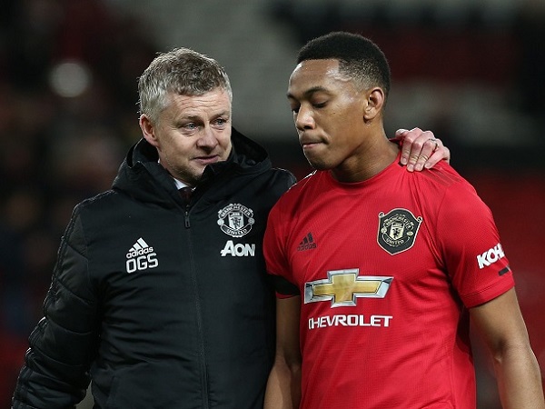 Solskjaer xác nhận Martial có thể nghỉ hết mùa, MU tan hoang hàng công