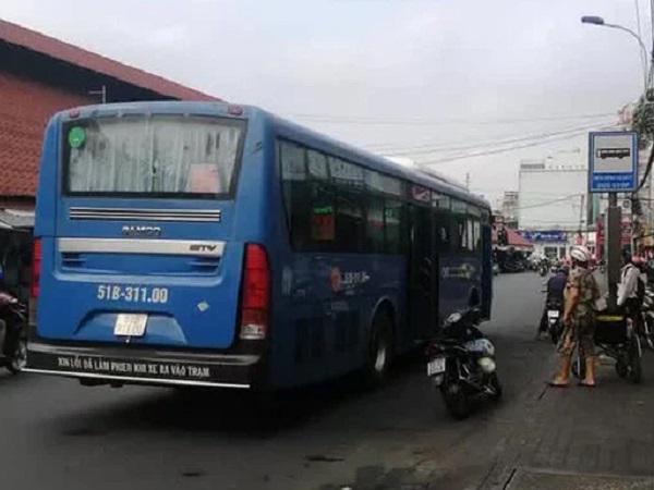Tạm đình chỉ công việc nữ tiếp viên xe buýt ở TP.HCM để làm rõ sự việc từ chối phục vụ hành khách khuyết tật