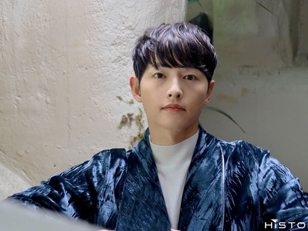Bị chê già nua xuống sắc ở tuổi 36, Song Joong Ki bất ngờ hóa 'chàng thơ' khoe vẻ ngoài điển trai