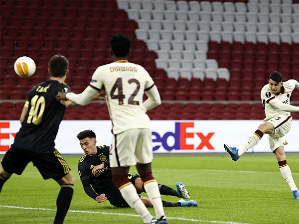 AS Roma ngược dòng trước Ajax, Villarreal vượt ải Dinamo Zagreb