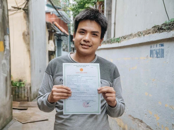 Tin vui: Người 'vô hình' 30 năm sống ở Hà Nội đã được nhập khẩu, sắp tới sẽ được làm căn cước công dân