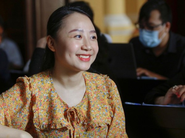 Hình ảnh mới nhất của nữ tiếp viên hàng không tại tòa