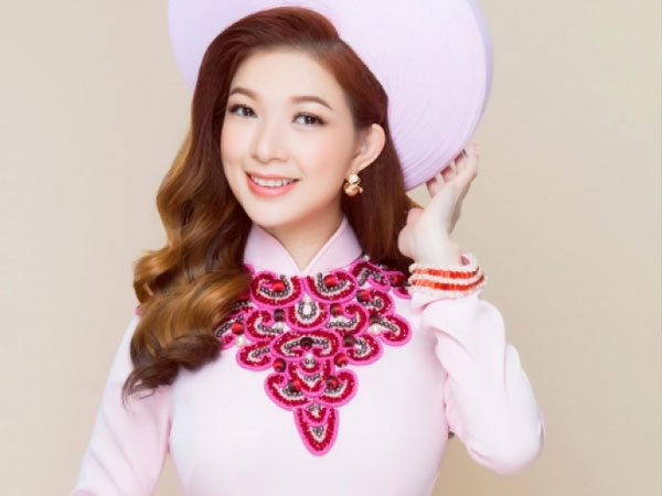 Phạm Thanh Thảo lên tiếng nói rõ chuyện nghi ngờ bé Helen không phải con ruột Vân Quang Long, bày tỏ thắc mắc về động thái của Linh Lan