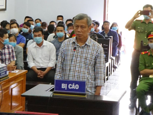 'Đại gia' Trịnh Sướng khai cách làm xăng giả
