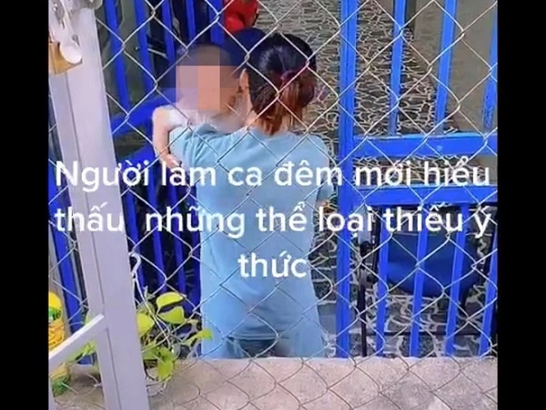 Cô gái lớn tiếng mắng hàng xóm bật loa to ảnh hướng giấc ngủ, dân mạng 'quay xe' chỉ trích khi nhìn đồng hồ