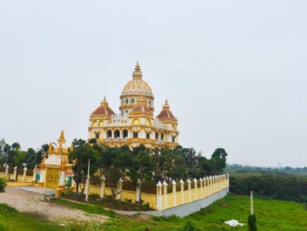 Bên trong toà lâu đài vàng của đại gia Hưng Yên: Xây 3 năm chỉ tốn hơn 10 tỷ, giờ cao điểm 70 nhân công cùng làm