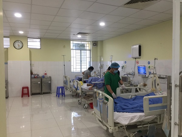 Nam sinh 16 tuổi bị rối loạn tâm thần phải cấp cứu sau khi được bạn cho dùng thuốc lạ