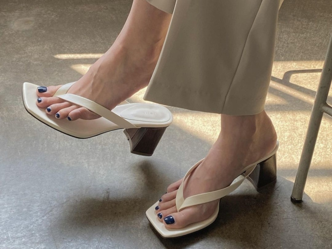 4 mẫu sandal hack dáng vi diệu nhất, chị em muốn hack từ 1m60 thành 1m70 thì nên sắm hết