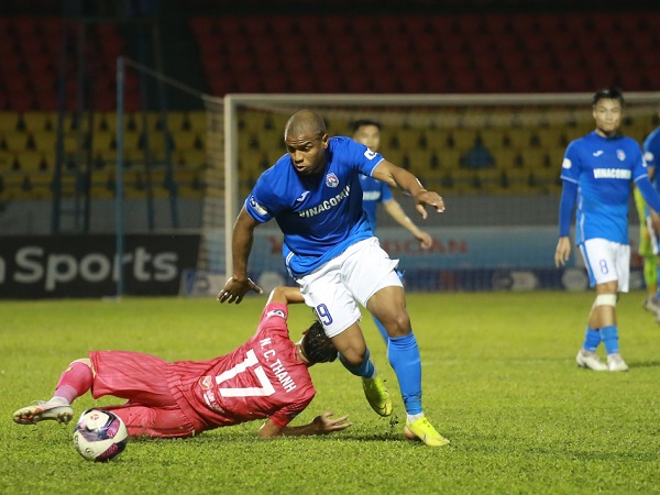 Cầu thủ Quảng Ninh tiếp tục đá V-League