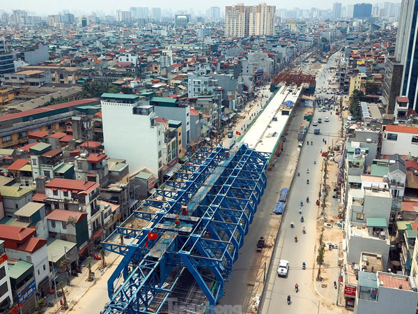 Đường vành đai 2 dưới thấp đoạn Đại La - Minh Khai dần thành hình