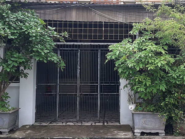 Vụ người phụ nữ bị kẻ lạ tạt cả ca nước nghi là axit vào mặt: Bỏng nhiều nơi trên cơ thể, mắt hỏng 8 phần