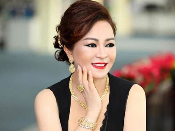 Bà Phương Hằng - vợ Dũng 'lò vôi' khẳng định mình xa xỉ bậc nhất Việt Nam: 'Kim cương, sổ đỏ phải tính bằng ký, đi xe vài chục tỷ nhưng biết đủ!'