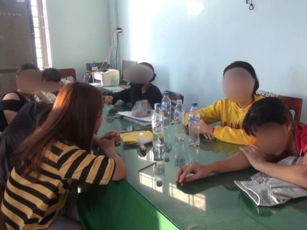 Nhờ đâu công an tìm thấy 8 thiếu nữ bị nhốt, chích điện, ép bán dâm ở Quảng Ngãi?