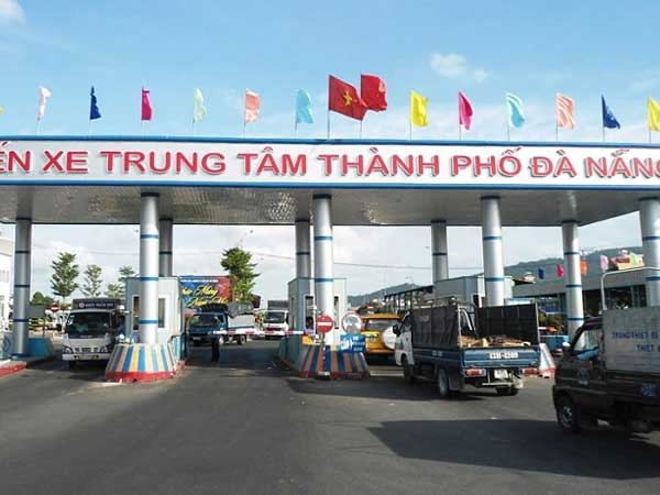 Nhân viên bến xe Đà Nẵng chặn xe chở người đi cấp cứu để thu tiền