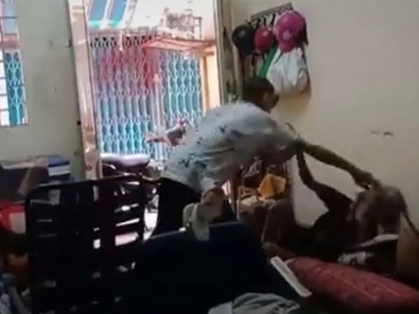 Bị la mắng, cháu trai dùng chày đập đá đánh chết bà ngoại