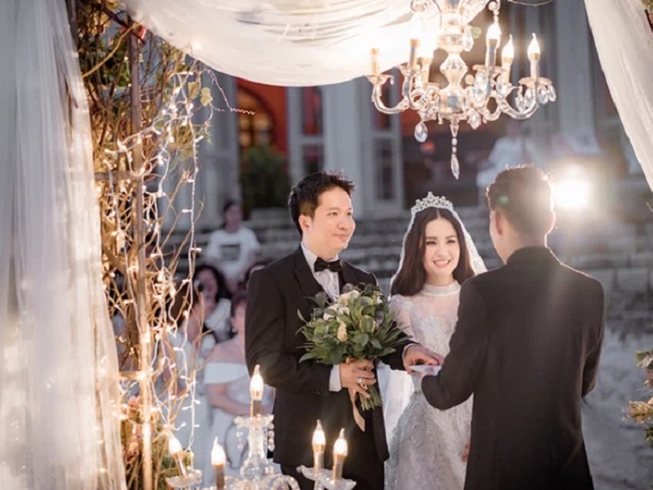 Chồng đại gia của ca sĩ Di Băng: Doanh nhân bất động sản kín tiếng, từng là Huấn luyện của 'trùm đa cấp' Lô hội
