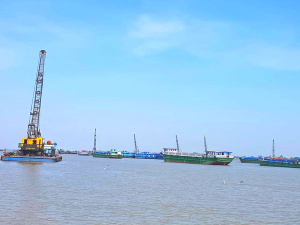 Công ty trúng thầu dự án khai thác mỏ cát hơn 2.800 tỉ đồng chỉ có 2 nhân sự?