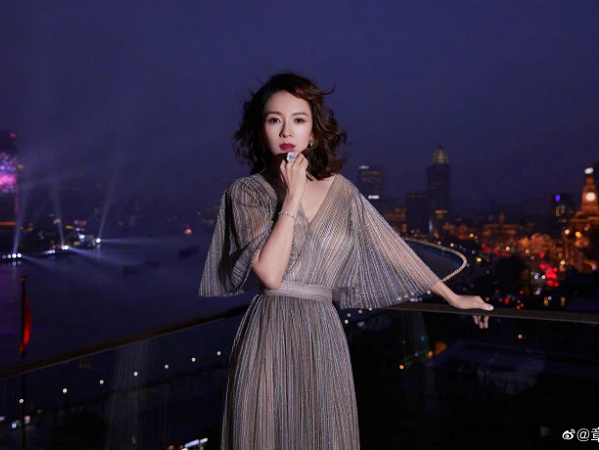 Dự show Dior, Ngô Cẩn Ngôn lấn át từ 'con dâu sòng bài Macau' tới Chương Tử Di nhờ mái tóc ngắn kiêu kỳ và style thăng hạng