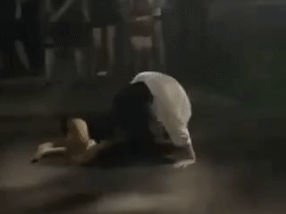 Clip: 2 thiếu nữ đánh nhau giữa đường gây xôn xao ở Huế
