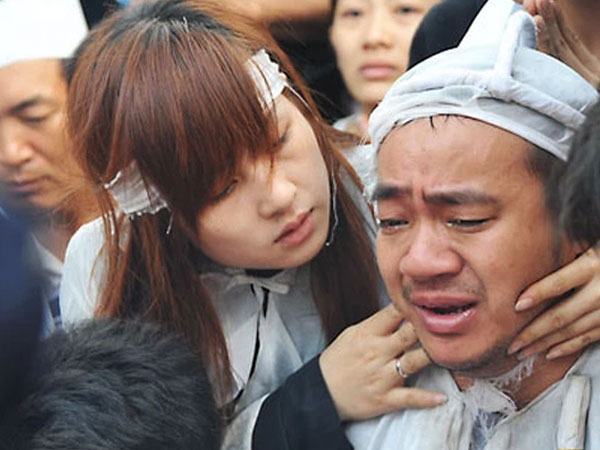 Bố ruột nổi tiếng của Hiếu Hiền qua đời, Cát Phượng và nhiều nghệ sĩ xót xa đau buồn