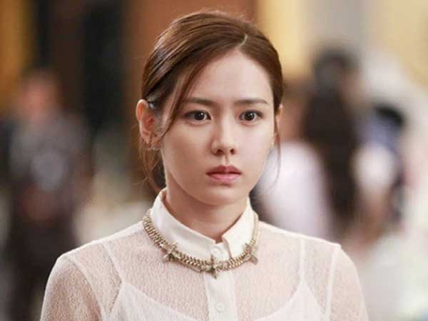 Cứ nghĩ bạn trai giàu có tặng nhẫn 20 triệu, đến khi người nhà nằm viện, tôi "chết lặng" nhận ra bộ mặt đểu cáng của gã