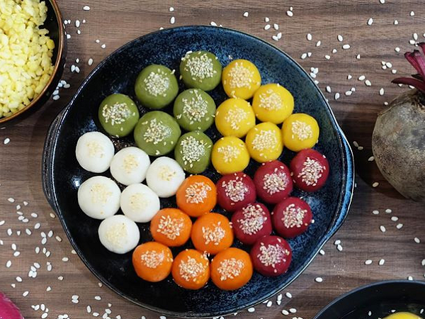 Tại sao Tết Hàn Thực không nên cúng bánh trôi - bánh chay ngũ sắc?
