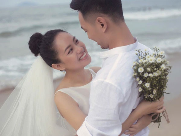 Á quân Vietnam Idol Hoàng Quyên ly hôn chồng sau 2 năm gắn bó