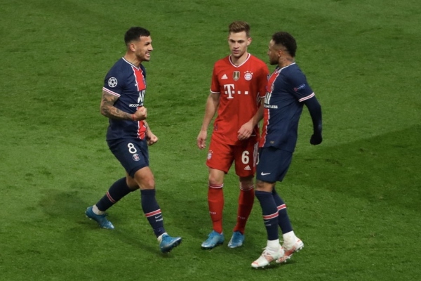 Neymar ăn mừng khiêu khích, đáp trả phát biểu của sao Bayern Munich