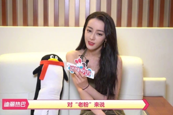 Trường Ca Hành: Địch Lệ Nhiệt Ba bị netizen mắng đẹp mà giả tạo khi tuyên bố điều này
