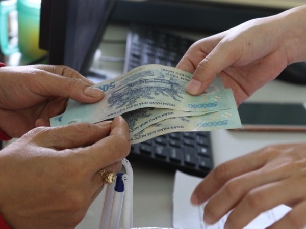 Chủ tịch mặt trận xã ở Nghệ An ký khống, nhận tiền Tết của 15 hộ nghèo