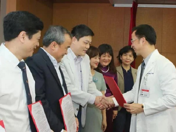 Giám đốc Bệnh viện Bạch Mai: 'Việc nhiều bác sĩ chuyển công tác là hết sức tự nhiên'