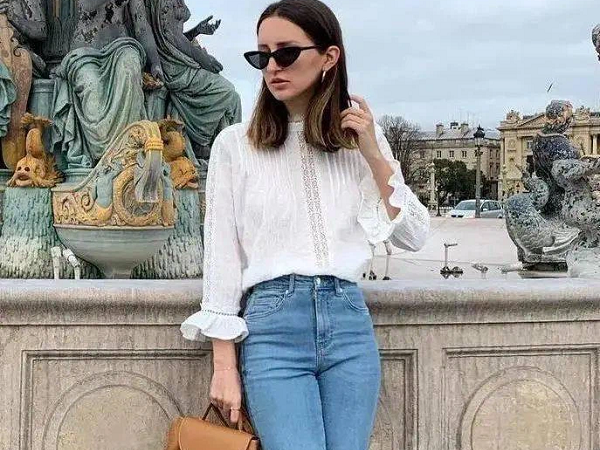 Kiểu quần jeans hack dáng cực đỉnh, vừa dài chân vừa tôn vòng 3 "đỉnh của chóp" đó các chị em
