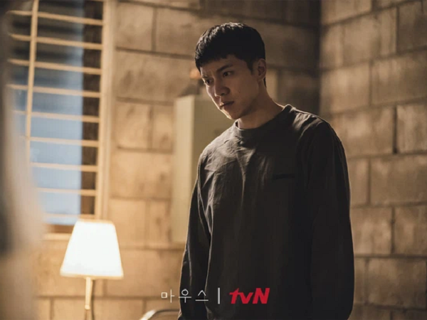 3 câu hỏi cần giải đáp trong nửa cuối của Mouse: Lee Seung Gi có giết hại cả người nhà?