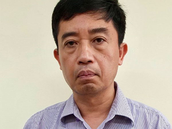 Bắt nguyên Giám đốc Nhà máy ô tô VEAM