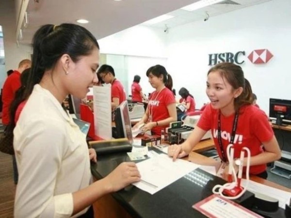 Lợi nhuận giảm 33%, HSBC Việt Nam vẫn tăng lương cho nhân viên lên gần 59 triệu đồng/tháng