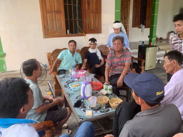 Vụ con bàng hoàng thấy cha mẹ tử vong: Cuộc đời bi thương của người chồng và tai họa giáng xuống gia đình