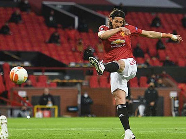 Cavani tỏa sáng, Quỷ đỏ nhẹ nhàng vào bán kết