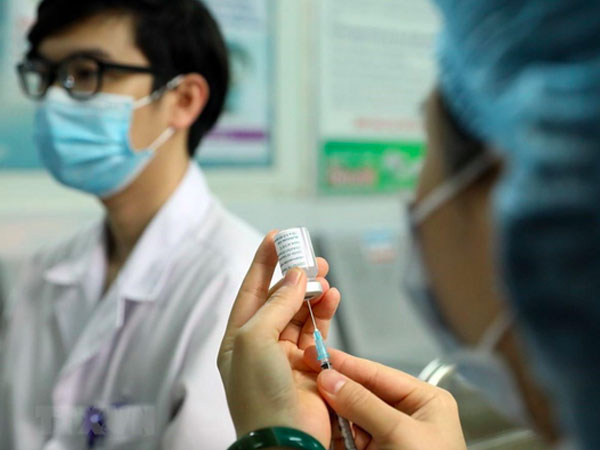 Hai tỉnh kết thúc đợt 1 tiêm vaccine COVID-19, Phú Yên bắt đầu triển khai