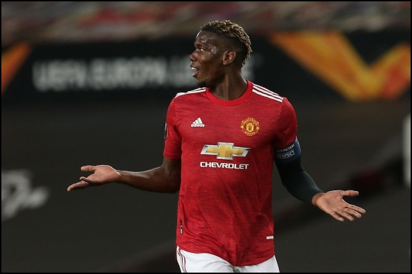 Sợ Pogba bị thẻ đỏ, HLV Solskjaer thay người gấp sau hiệp một