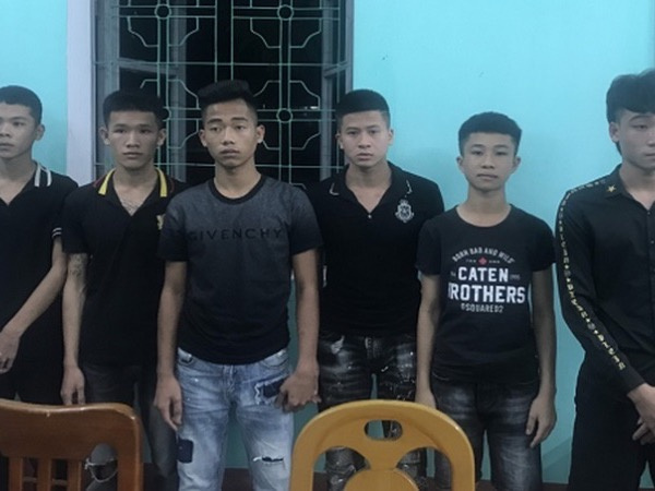 Kịp thời ngăn chặn nhóm 'trẻ trâu' mang theo nhiều dao 'phóng lợn' trên đường đi chém nhau