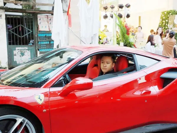 Ca sĩ Tuấn Hưng hoang mang vì bị điều tra do gây tai nạn giao thông?