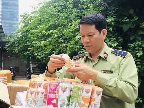 Phát hiện gần 14.000 lọ tinh dầu thuốc lá điện tử nhập khẩu không rõ nguồn gốc
