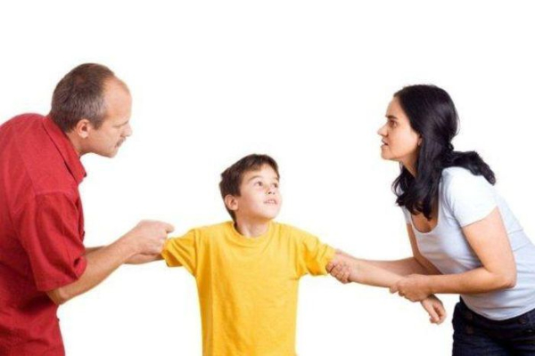 Chồng cũ thỏa thuận đưa vợ 500 triệu để giành quyền nuôi con, nhưng chưa đầy 2 ngày sau phản ứng của đứa trẻ lại khiến anh 'bẽ bàng' thật sự