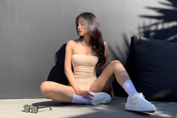 Jessie Lương - gái đẹp sexy lái siêu xe 20 tỷ đi ăn cơm tấm, là ai?