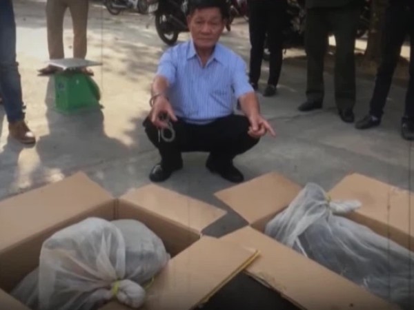 Bí ẩn 'thần y' kiêm nhà ngoại cảm chỉ cần uống nước dừa, ngửi hoa để sống: Căn hầm chứa hàng chục tấn 'vàng' và bộ mặt thật của người đàn bà gian xảo